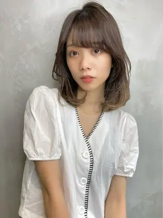 ミディアム カラー 韓国レイヤーカット 🧸ベージュカラーのヘアスタイル