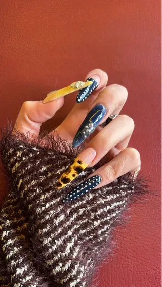 ネイル 🎀ボブ＋ハイトーン シュカ👶🏻のヘアスタイル