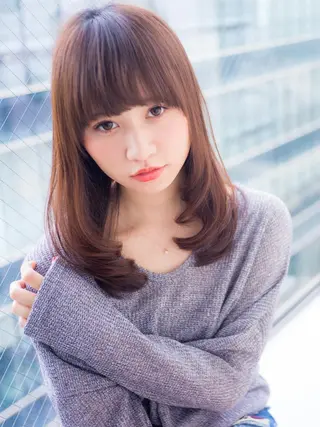 ミディアム おしゃれ染めで白髪を 染める/山口玲緒奈のヘアスタイル