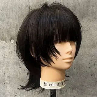 ミディアム ウルフ/レイヤー/ ブリーチカラーのヘアスタイル