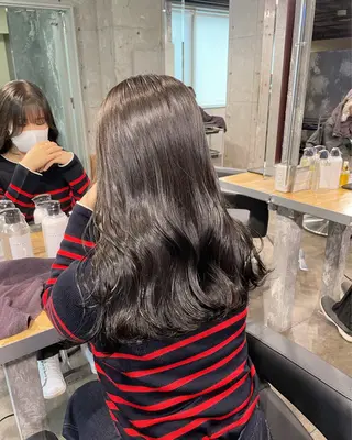 セミロング カラー 【縮毛矯正ブリーチ】 MANATO🌈のヘアスタイル