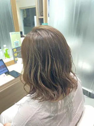 ミディアム カラー 藤原 亜美🤍のヘアスタイル