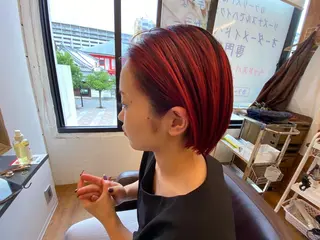 ショート カラー ブリーチカラー 美髪矯正takaraのヘアスタイル