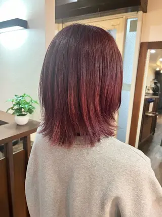 ミディアム トモタニ ミオのヘアスタイル
