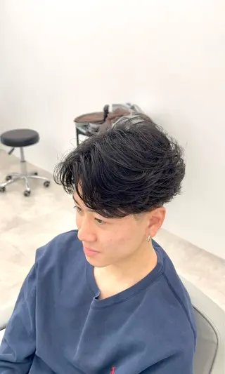 ショート パーマ メンズ 渡部 優輝のヘアスタイル