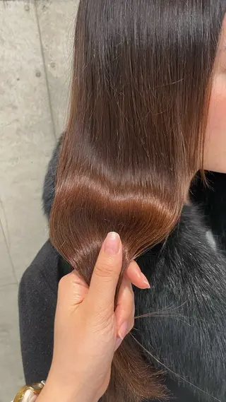 瑠己杏 :ボブ/ ハイトーンワンカラーのヘアスタイル