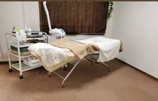 〈ニキビケアサロン〉 レゾン京橋店/ 浅川のエステ・リラクイメージ