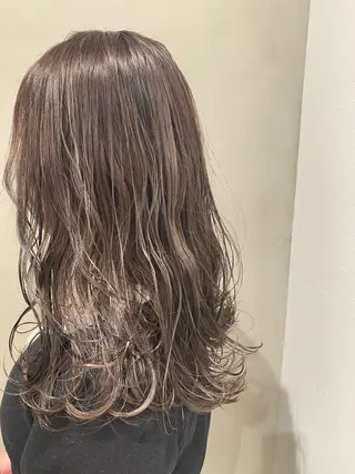 セミロング カラー nishido ハイライト/パーマのヘアスタイル