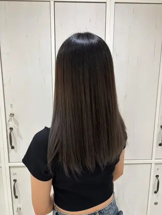 セミロング カラー ニュアンスパーマ/ フェザー/マッシュのヘアスタイル