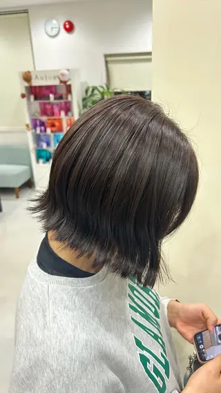 ショート カラー 保科 椎奈のヘアスタイル