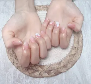 ネイル uu ネイルサロン関内🌼のネイルデザイン