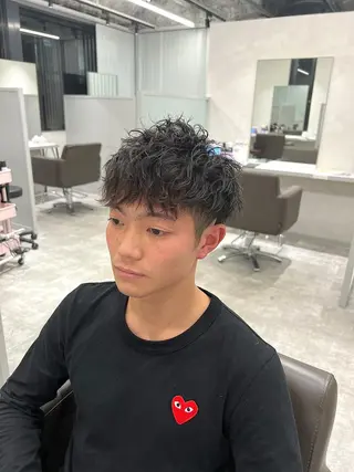 ショート カラー パーマ メンズ 関西センターパート メンズモデル募集のヘアスタイル