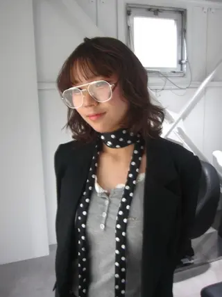 セミロング トレンド/天神大名 ハイトーン/レイヤーのヘアスタイル