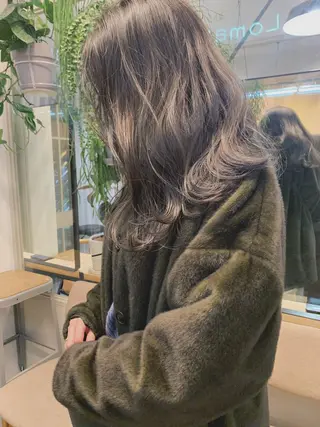 セミロング カラー ネイル マツエク・マツパ ハイトーンボブ 前田 表参道 グレージュのヘアスタイル