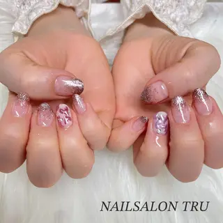 ネイル 𝐼𝑁𝑂𝑈𝐸 𝑀𝐼𝐴のネイルデザイン