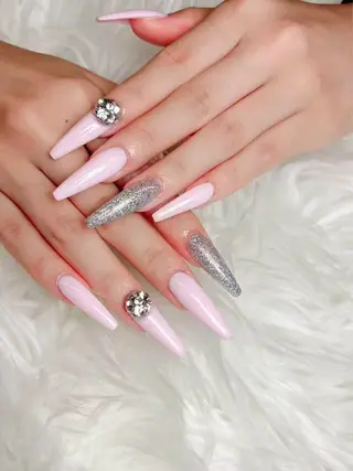 ネイル ENSalon 愛佳のネイルデザイン
