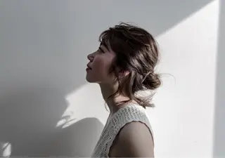 ミディアム カラー ヘアアレンジ ツジガキ ユウスケのヘアスタイル
