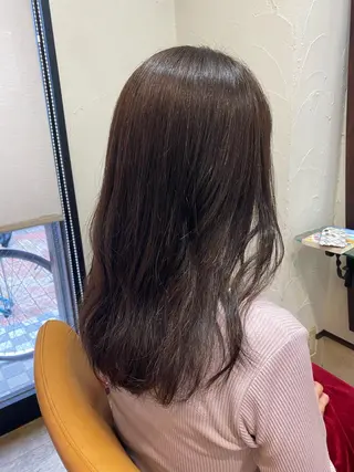 セミロング カラー サプリームヘア 飯田みち瑠のヘアスタイル