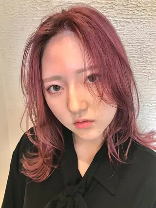 ミディアム AKUTSU KOICHIのヘアスタイル