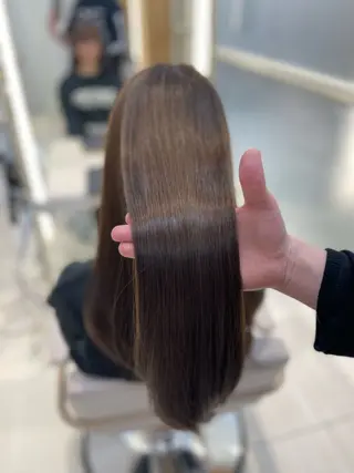 セミロング 𝐑𝐞𝐨/透明感 𝐜𝐨𝐥𝐨𝐫のヘアスタイル