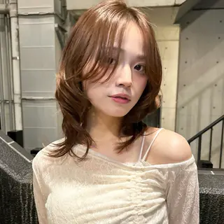 ミディアム カラー ヘアアレンジ 透け感ベージュ🤎 韓国ヘアtakutoのヘアスタイル