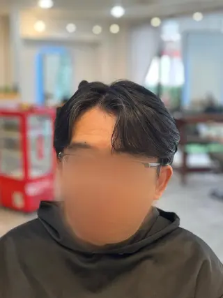 メンズ HEALHAIR 堀江店のヘアスタイル