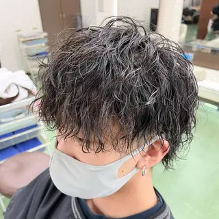 ショート パーマ メンズ 甲田 豪徳のヘアスタイル