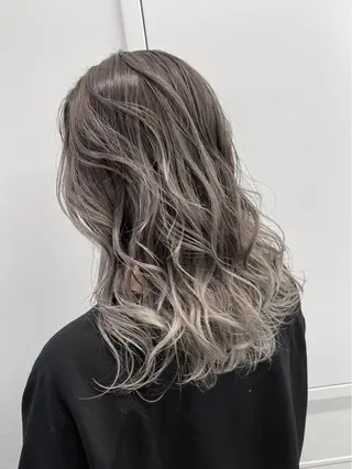 ロング ✨透明感艶カラー YUKI✨のヘアスタイル