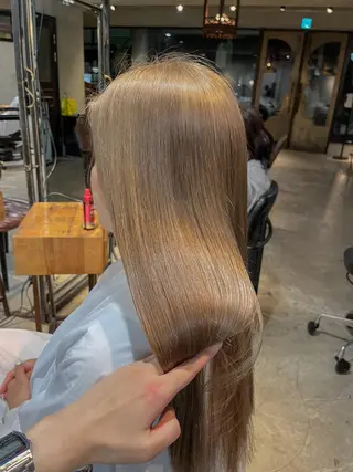 ロング カラー 似合わせベージュ 🍯ayumi🍯のヘアスタイル