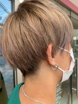 ショート カラー 🌸スタイリスト 山浦美恵のヘアスタイル