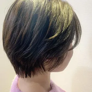ショート カラー 【Uneユヌ】菊地 春那のヘアスタイル
