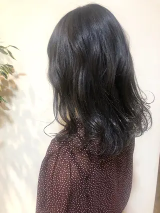 セミロング カラー MIOベージュカラー 柔らかいカラーのヘアスタイル