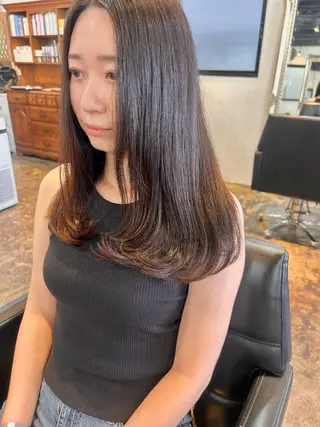 ロング Julia🖤 縮毛矯正🌬️🩵のヘアスタイル
