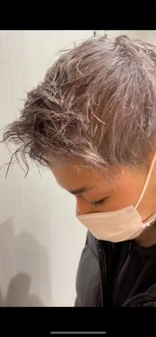 カラー メンズ Merlyosaka 早川未来のヘアスタイル