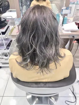 ミディアム カラー 小島 仁美のヘアスタイル