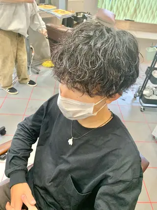 ショート パーマ メンズ 【扱いやすいパーマ】 眞鍋拓己のヘアスタイル