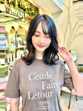 ミディアム カラー 渋谷 とまとのヘアスタイル