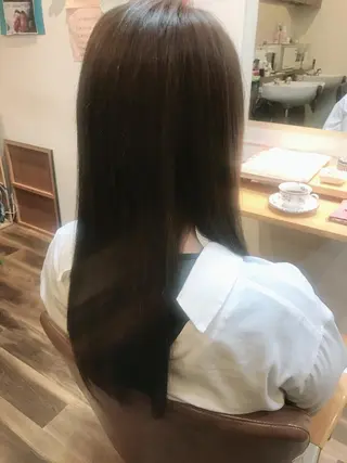 ロング カラー 石川 奈緒子のヘアスタイル