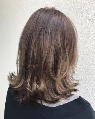 セミロング カラー uru" すずきさゆりのヘアスタイル