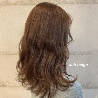 セミロング ナガイ アヤのヘアスタイル