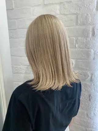 ミディアム カラー Ida Akaneのヘアスタイル