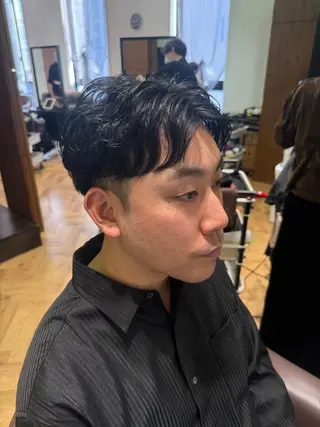 ショート パーマ メンズ 溝口 槙里也のヘアスタイル