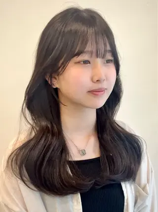ロング カラー VIEW EHIME 齋藤  あつきのヘアスタイル