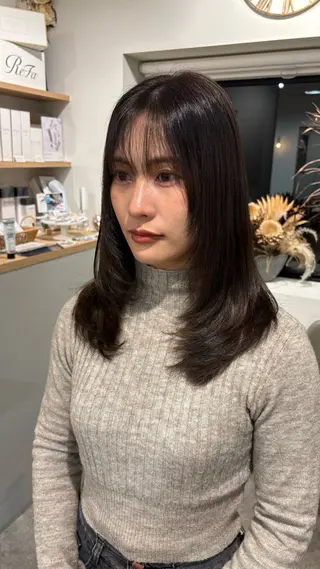 ミディアム vince gio 彩織のヘアスタイル
