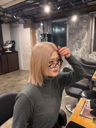 ショート カラー ハイトーン 横浜💞ミオのヘアスタイル