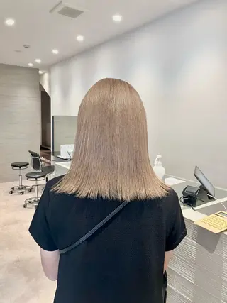 ロング カラー サキ🤍ハイトーン 🩰くびれ巻きヘアのヘアスタイル