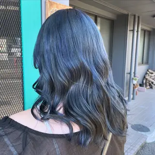 ミディアム カラー 今雪 聡美のヘアスタイル