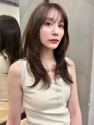 セミロング ブリーチなしWカラー /レイヤー/設樂彩乃のヘアスタイル