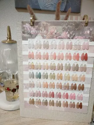ネイル DI'A ネイルサロンのネイルデザイン