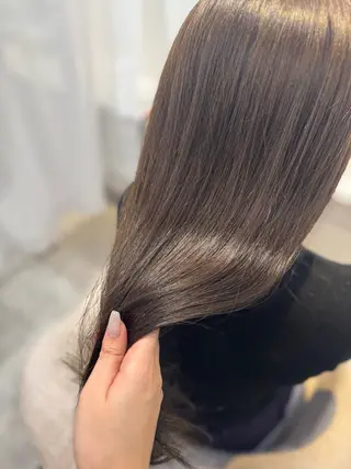 ロング カラー 赤み無し柔らかカラー 【梅田】madokaのヘアスタイル